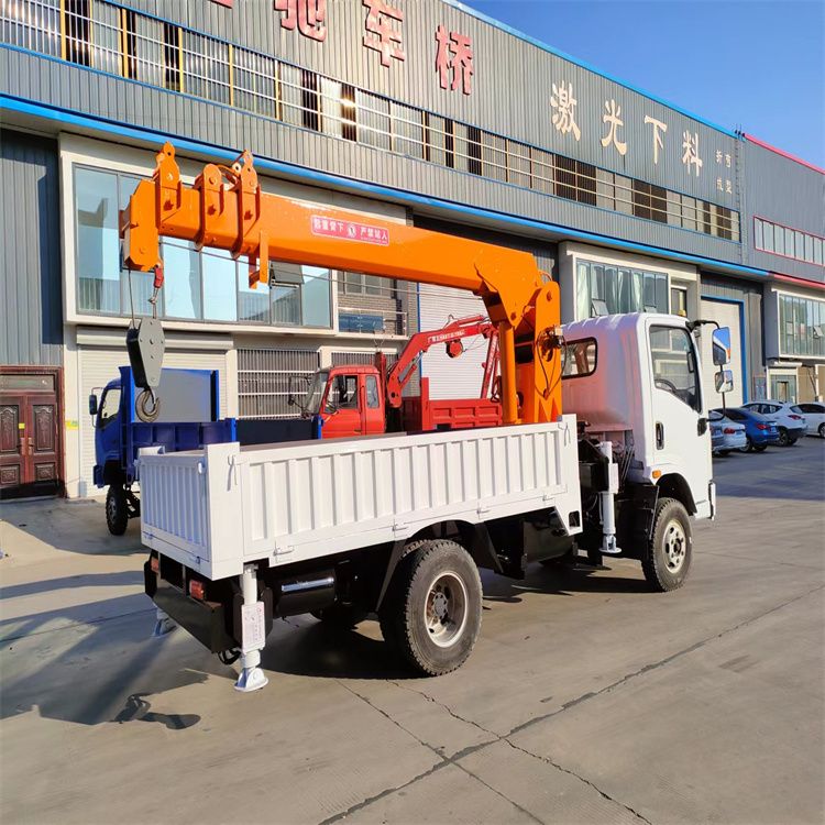 黄骅市三轮随车吊定制 农用改装机自备吊中瑞长期出售